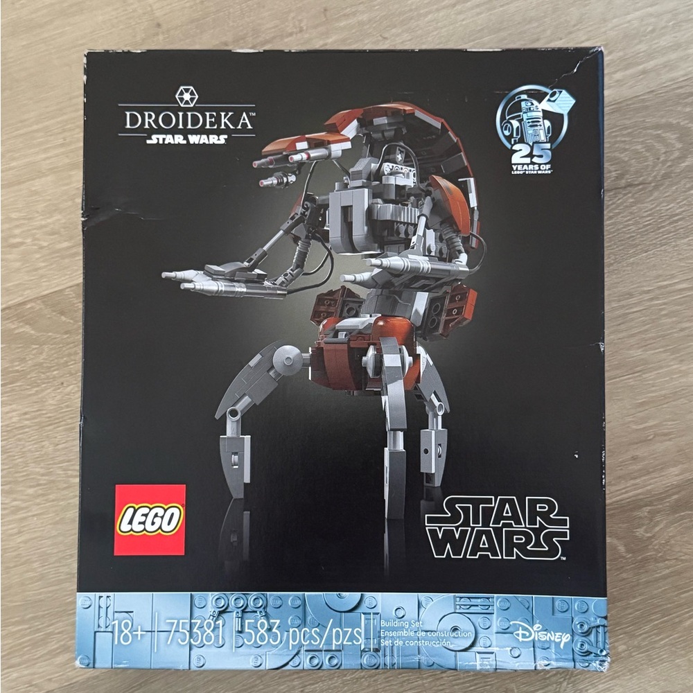 LEGO Star Wars Droideka Build and Display Set 75381